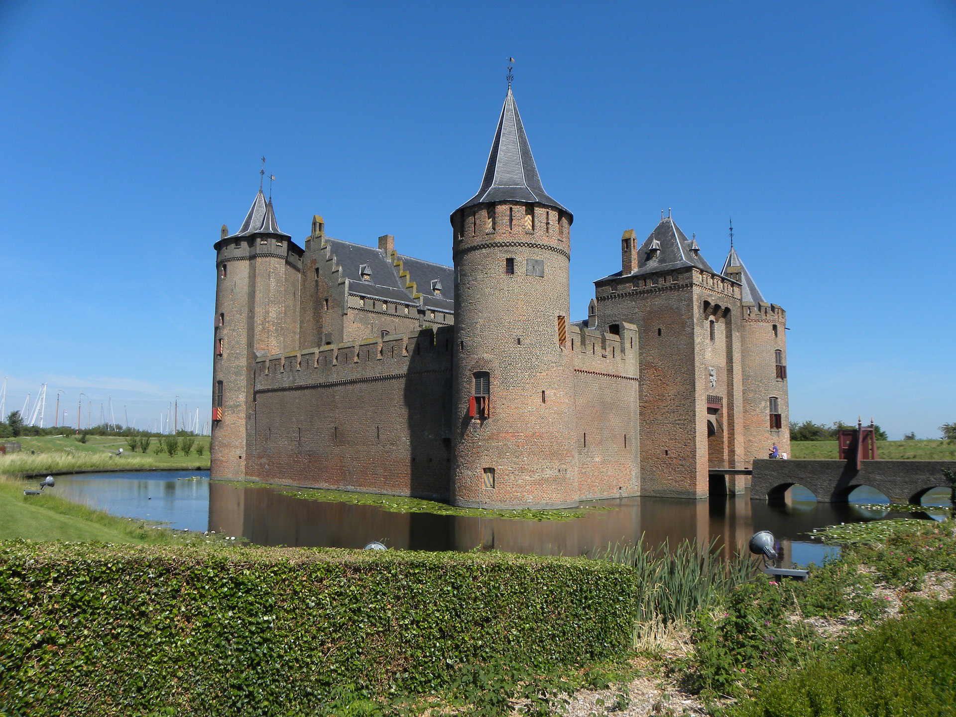 4  Nederlandse  kastelen  die  u  gezien  moet  hebben